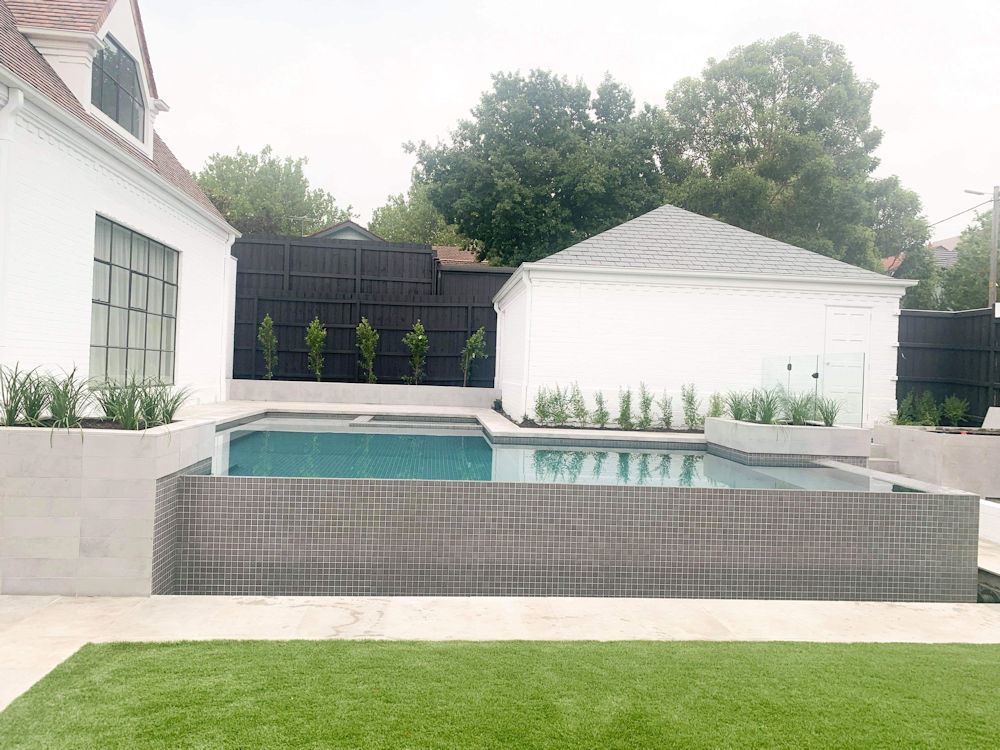 Glen Iris Custom Designed Concrete Pool and Spa - Sunsetter Pools & Spas