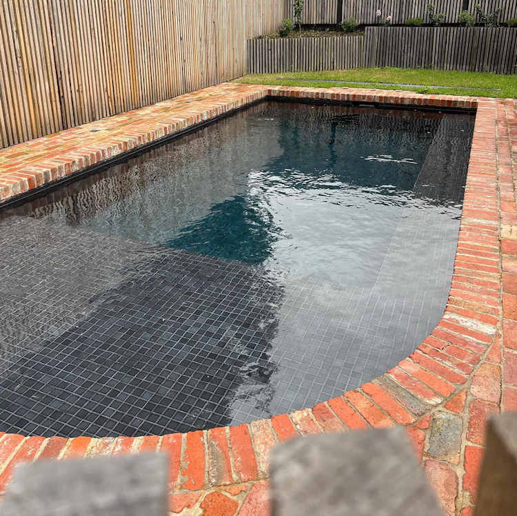 Curved Swimming Pool Designs