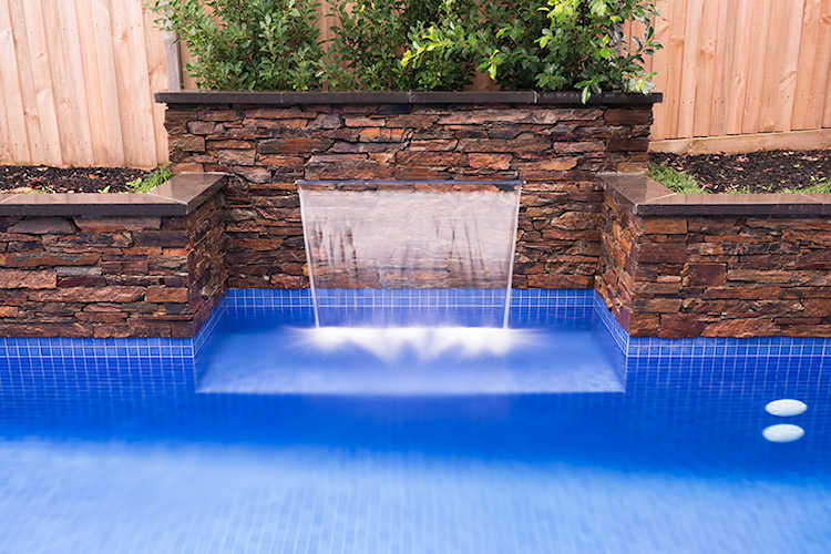 Swimming Pool Water Feature Ideas